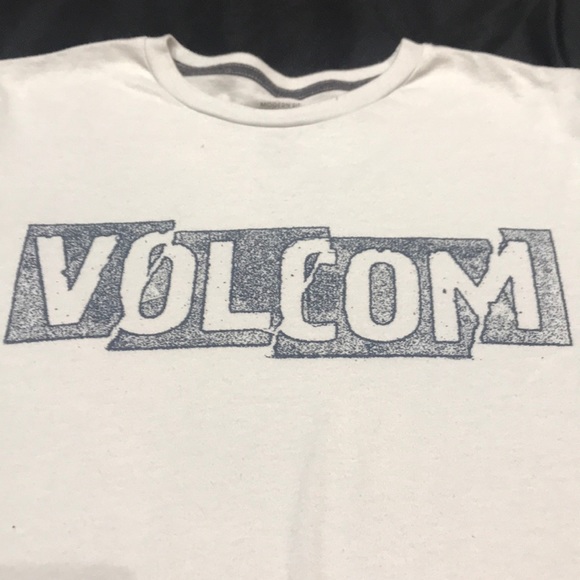 Volcom t-shirt 😈 - Picture 2 of 2